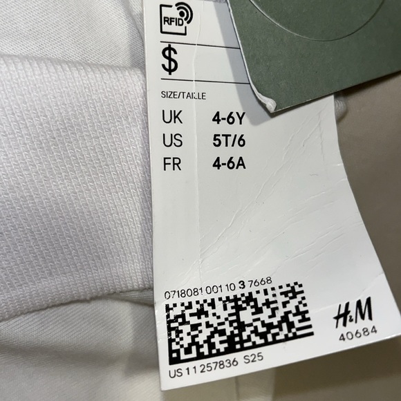 H&M KIDS White Basic Organic Cotton Color shirt Size: 5T/6 - Picture 4 of 4